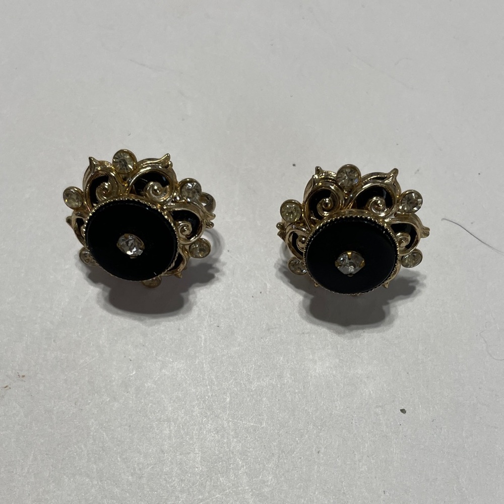 Vintage Black and Gold Clip On Earrings